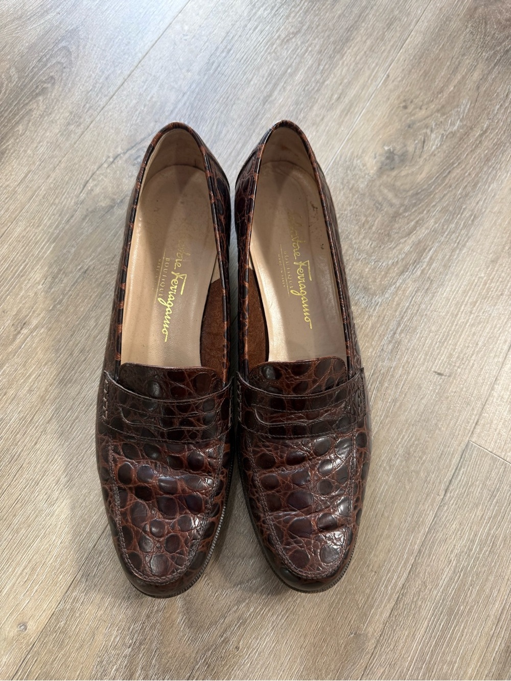 Vintage Salvatore Ferragamo Brown Croc-Embossed Leather Loafers Women’s sz10